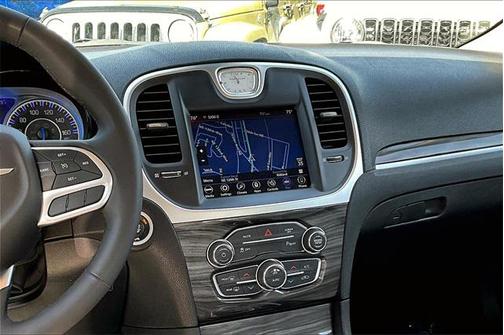2022 Chrysler 300 Touring