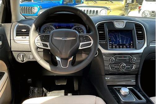 2022 Chrysler 300 Touring