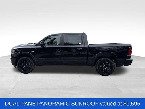 Diamond Black Crystal Pearlcoat 2026 RAM 1500 Laramie