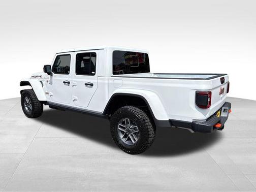 Bright White Clearcoat 2026 Jeep Gladiator Mojave 4x4