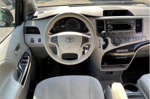 2013 Toyota Sienna LE