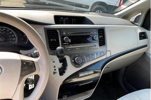 2013 Toyota Sienna LE