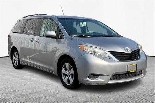 2013 Toyota Sienna LE