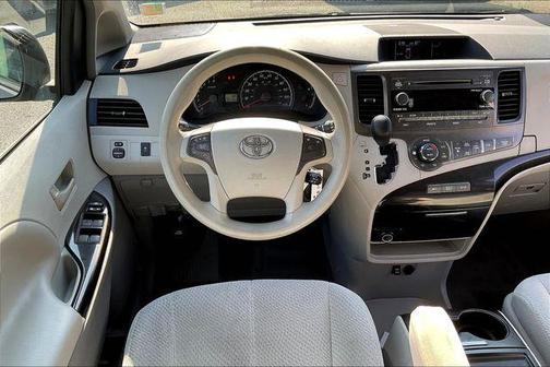 2013 Toyota Sienna LE