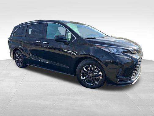 2024 Toyota Sienna XSE 7 Passenger