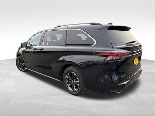 2024 Toyota Sienna XSE 7 Passenger