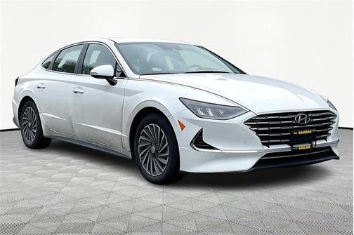 2022 Hyundai SONATA Hybrid SE