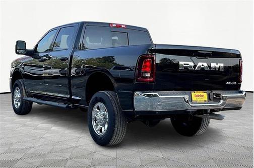 2025 RAM 2500 Tradesman Crew Cab 4x4 6'4' Box