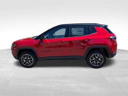 Red Hot Pearlcoat 2026 Jeep Compass Trailhawk