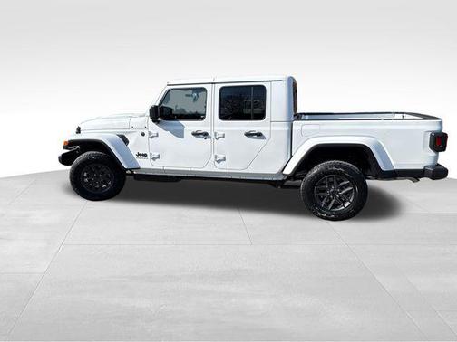 Bright White Clearcoat 2026 Jeep Gladiator Sport S
