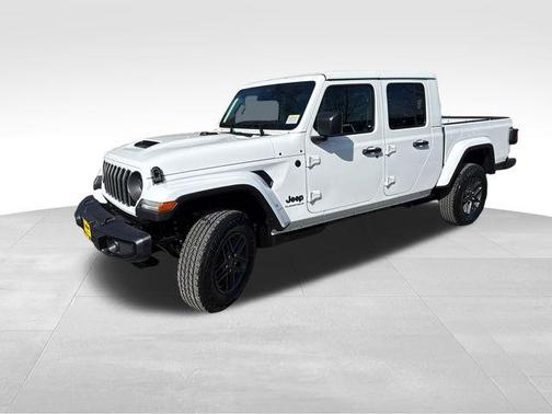 Bright White Clearcoat 2026 Jeep Gladiator Sport S