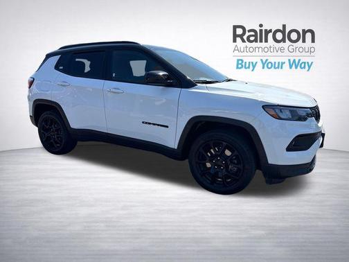 Bright White Clearcoat 2023 Jeep Compass Latitude
