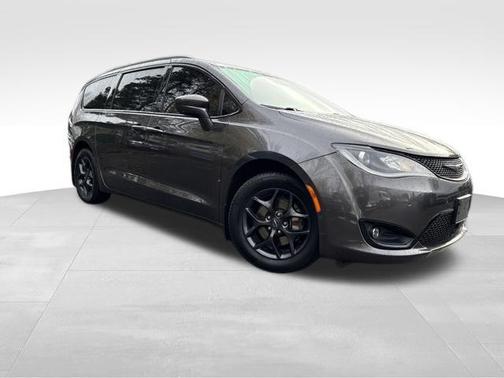 2020 Chrysler Pacifica Touring-L Plus