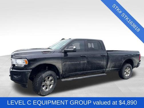 2022 RAM 3500 Big Horn Crew Cab 4x4 8' Box