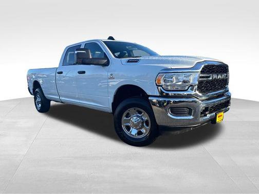 2024 RAM 3500 Tradesman Crew Cab 4x4 8' Box