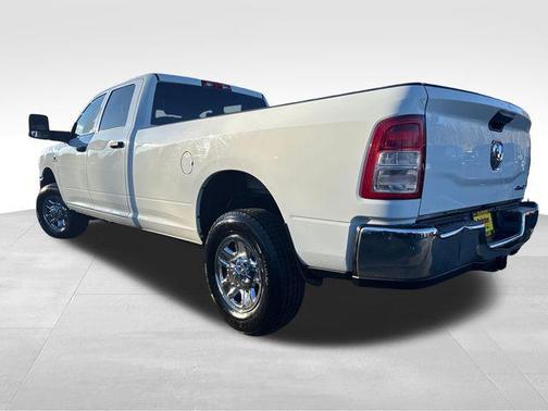 2024 RAM 3500 Tradesman Crew Cab 4x4 8' Box