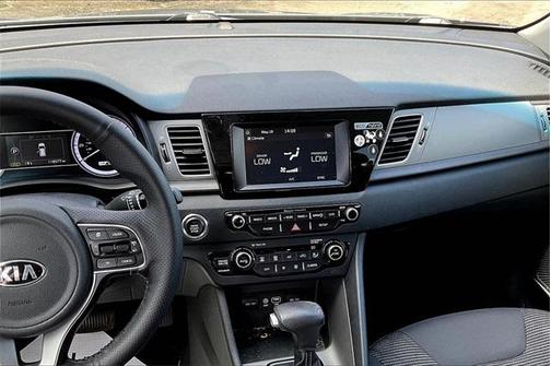 2017 Kia Niro LX