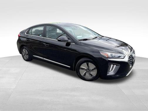 2022 Hyundai IONIQ Hybrid SE