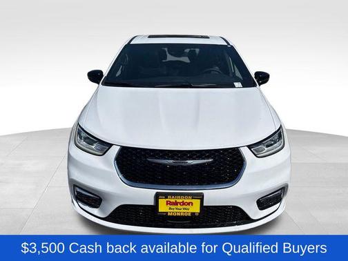 Bright White Clearcoat 2026 Chrysler Pacifica L