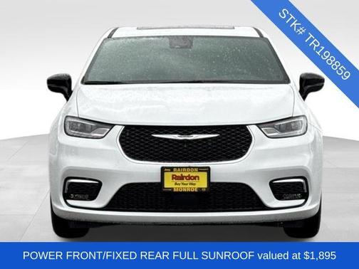 Bright White Clearcoat 2026 Chrysler Pacifica L