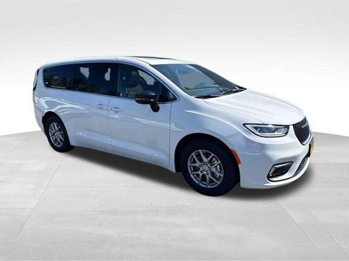 Bright White Clearcoat 2026 Chrysler Pacifica L