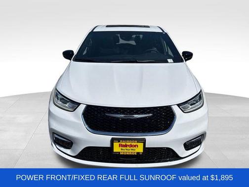 Bright White Clearcoat 2026 Chrysler Pacifica L