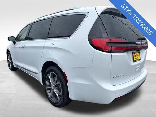 2026 Chrysler Pacifica L