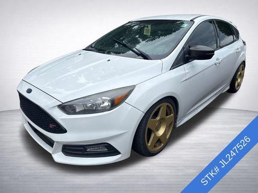 OXFORD WHITE 2018 Ford Focus ST
