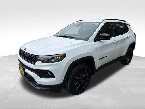 Bright White Clearcoat 2026 Jeep Compass Latitude