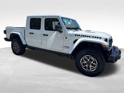 Bright White Clearcoat 2026 Jeep Gladiator Rubicon