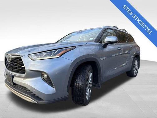 2022 Toyota Highlander Platinum