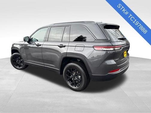 2026 Jeep Grand Cherokee Altitude