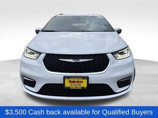 Bright White Clearcoat 2026 Chrysler Pacifica L