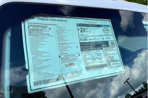 2025 Jeep Wrangler 4-Door Sahara 4x4