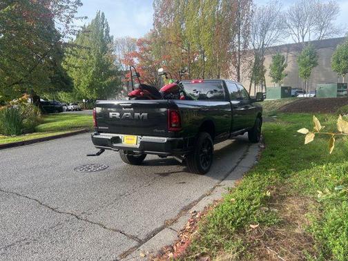 2025 RAM 2500 Big Horn Crew Cab 4x4 8' Box