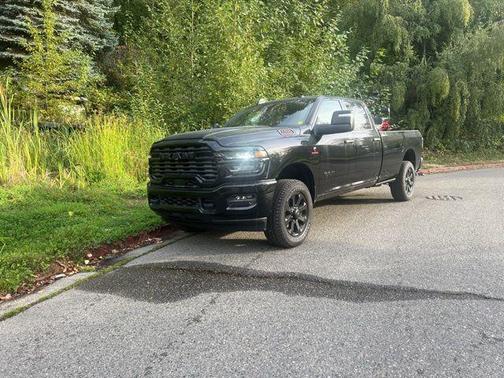 2025 RAM 2500 Big Horn Crew Cab 4x4 8' Box