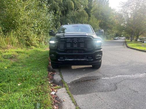2025 RAM 2500 Big Horn Crew Cab 4x4 8' Box