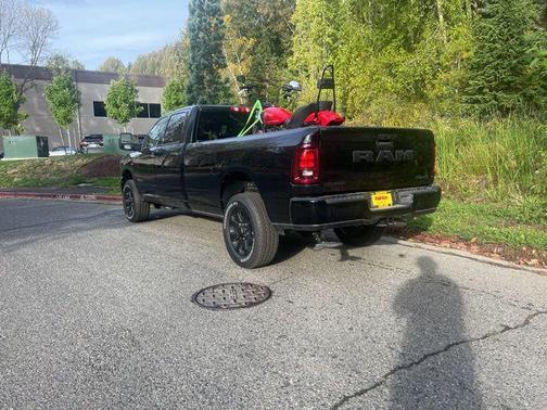 2025 RAM 2500 Big Horn Crew Cab 4x4 8' Box