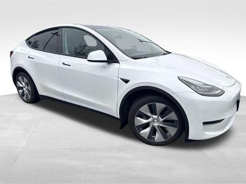 2022 Tesla Model Y Long Range Dual Motor All-Wheel Drive