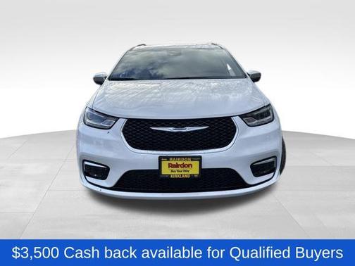 Bright White Clearcoat 2026 Chrysler Pacifica L