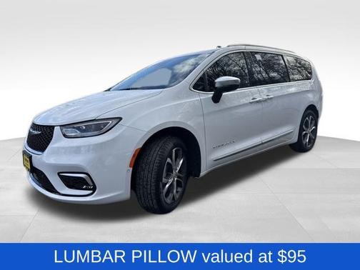 Bright White Clearcoat 2026 Chrysler Pacifica L