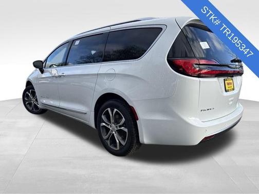 2026 Chrysler Pacifica L