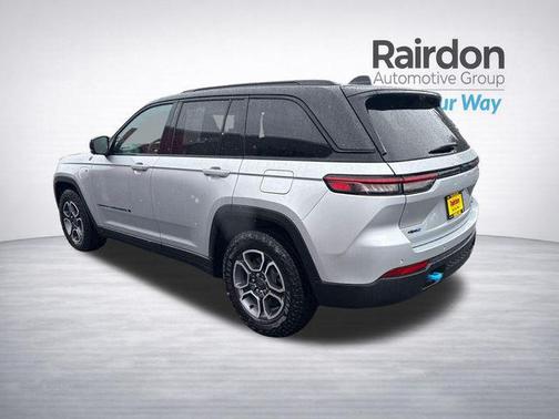 Silver Zynith 2022 Jeep Grand Cherokee 4xe Trailhawk