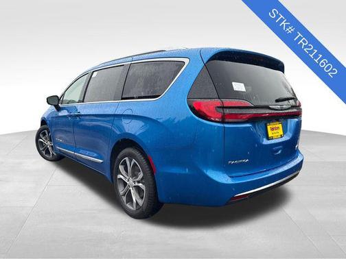 2026 Chrysler Pacifica L