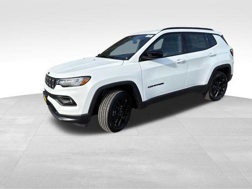 Bright White Clearcoat 2026 Jeep Compass Latitude