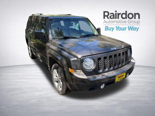 Granite Crystal Metallic Clearcoat 2014 Jeep Patriot Latitude