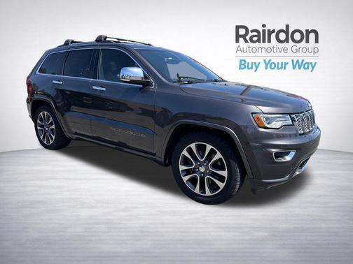 Granite Crystal Metallic Clearcoat 2017 Jeep Grand Cherokee Overland