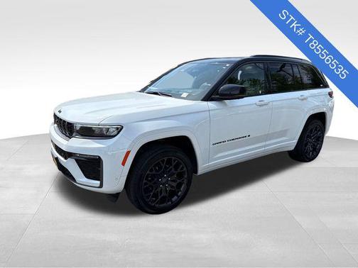bright white clearcoat 2026 Jeep Grand Cherokee Summit