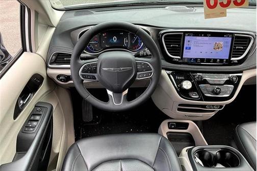2024 Chrysler Pacifica Hybrid Select