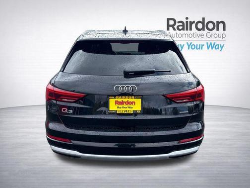 Mythos Black Metallic 2021 Audi Q3 40 Premium